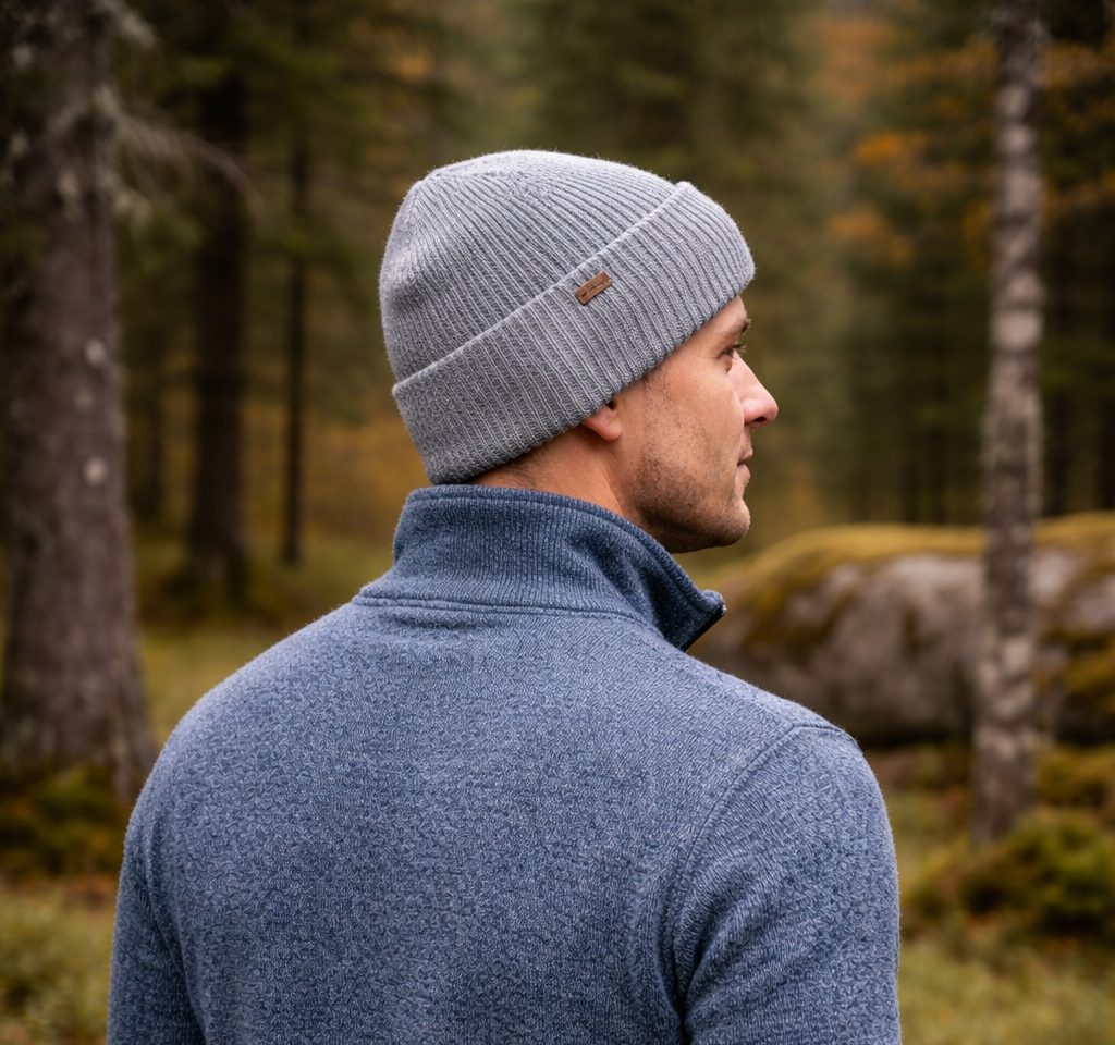 Woolpack cashmere beanie for men and women in solid knit design