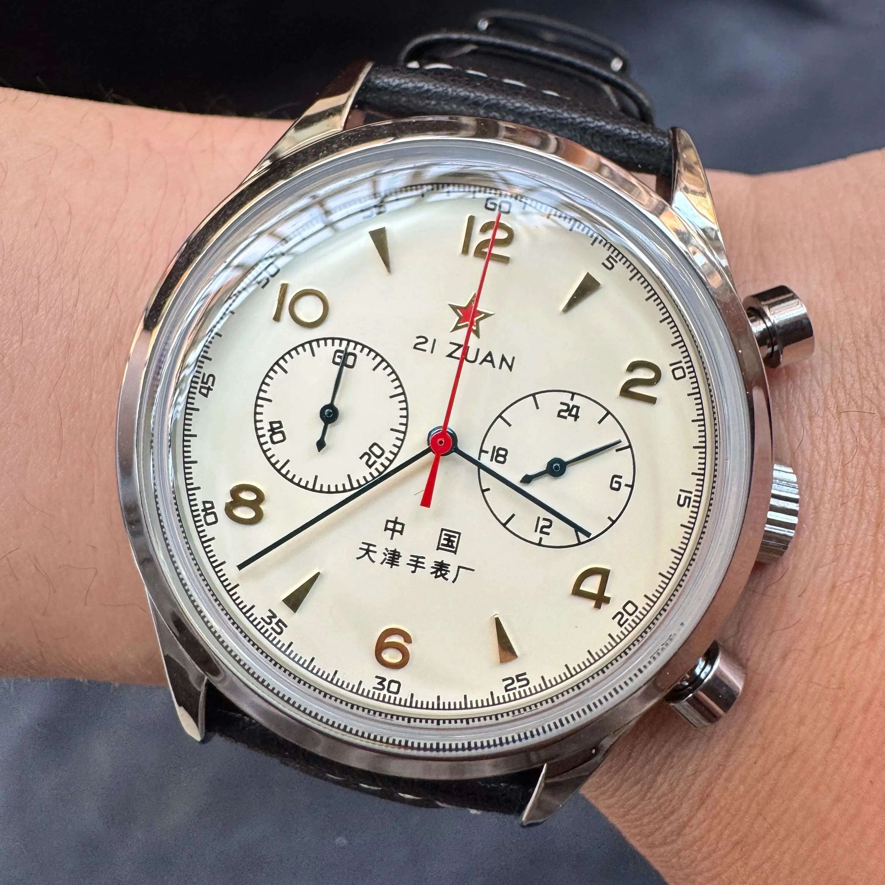 The 1963 Pilot Chronograph – 42mm Retro Quartz Watch